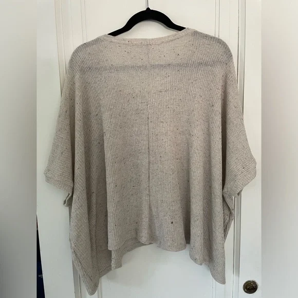 CJLA size medium tan Erin sweater tee - Picture 3 of 3